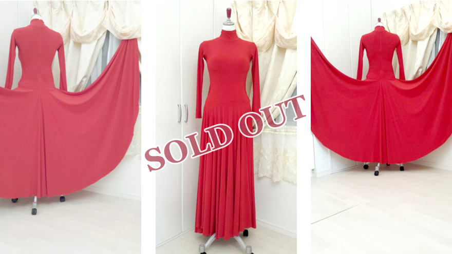 レッドラテンドレス